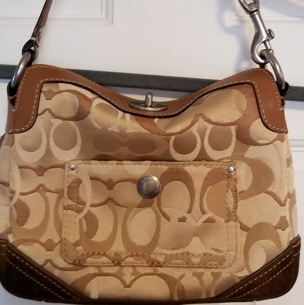 Authentic Coach pocketbook